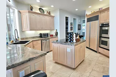 1920 Cochrane Ln, Dallas, OR 97338 - Photo 13