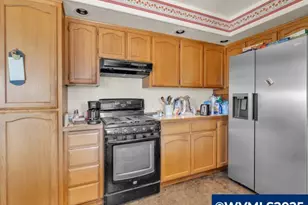 6593 Rippling Brook Dr SE, Salem, OR 97317 - Photo 13