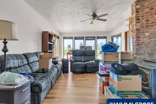 6593 Rippling Brook Dr SE, Salem, OR 97317 - Photo 17