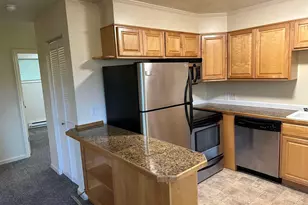 2046 W 14th Pl, Eugene, OR 97402 - Photo 5