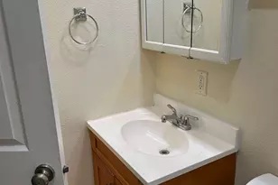 2046 W 14th Pl, Eugene, OR 97402 - Photo 17