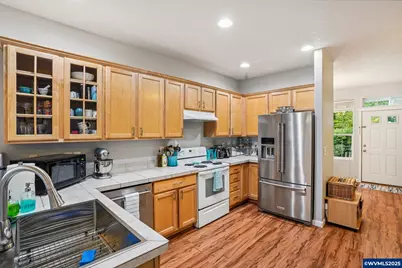 941 Wild Rose Ct, Independence, OR 97351 - Photo 17