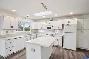 475 I St, Independence, OR 97351 - Photo 11