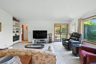 751 Catron St N St, Monmouth, OR 97361 - Photo 7