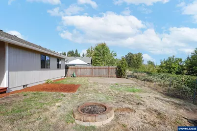 1748 Salmon River St NW, Salem, OR 97304 - Photo 31