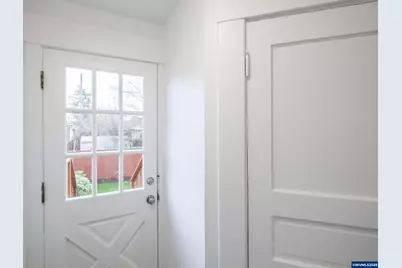 317 9th Av SW, Albany, OR 97321 - Photo 17