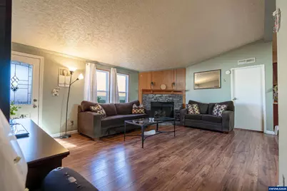 11105 Main St NE #6, Donald, OR 97020 - Photo 5