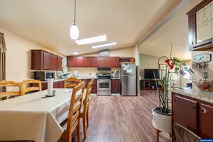 11105 Main St NE, Donald, OR 97020 - Photo 7