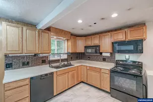 8100 Buena Vista Rd, Independence, OR 97351 - Photo 21