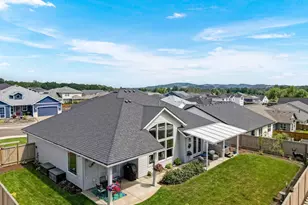 493 NW Crater Lk Dr, Dallas, OR 97338 - Photo 7