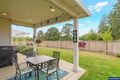 493 NW Crater Lake Dr, Dallas, OR 97338 - Photo 9