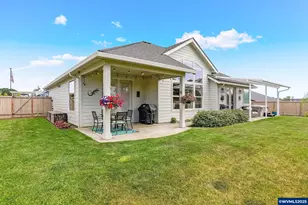 493 NW Crater Lk Dr, Dallas, OR 97338 - Photo 11