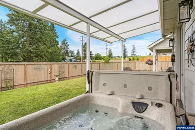 493 NW Crater Lake Dr, Dallas, OR 97338 - Photo 13