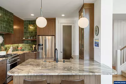 493 NW Crater Lake Dr, Dallas, OR 97338 - Photo 23