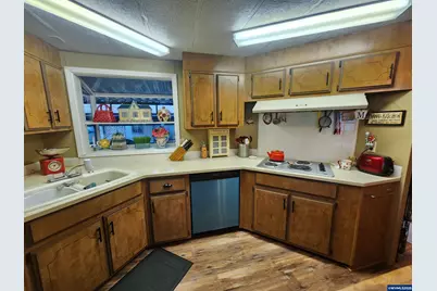 5422 Portland Rd NE #127, Salem, OR 97305 - Photo 15