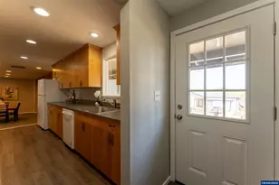 990 Pippa Ln, Philomath, OR 97370 - Photo 3