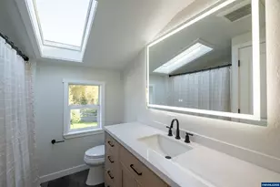 43083 Island Inn Dr, Lebanon, OR 97355 - Photo 29