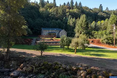 43083 Island Inn Dr, Lebanon, OR 97355 - Photo 5