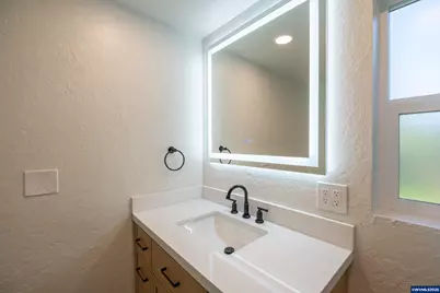 43083 Island Inn Dr, Lebanon, OR 97355 - Photo 25