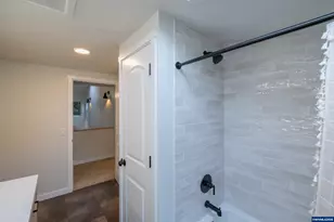 43083 Island Inn Dr, Lebanon, OR 97355 - Photo 31