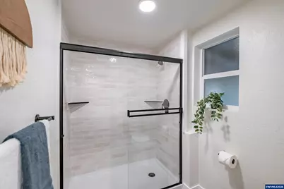 43083 Island Inn Dr, Lebanon, OR 97355 - Photo 23