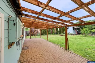 1050 SW Ellis St, Dallas, OR 97338 - Photo 25