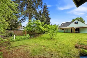 1050 SW Ellis St, Dallas, OR 97338 - Photo 31