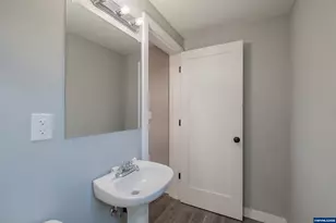 995 Fairview Ave SE, Salem, OR 97302 - Photo 21