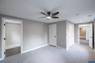 995 Fairview Ave SE, Salem, OR 97302 - Photo 29