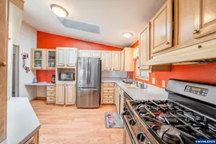 5064 Silver Lp NE, Salem, OR 97305 - Photo 13