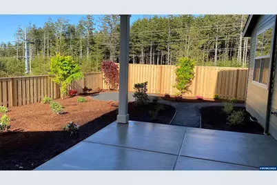 723 SE 42nd Pl, Newport, OR 97366 - Photo 35