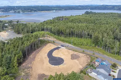 723 SE 42nd Pl, Newport, OR 97366 - Photo 9