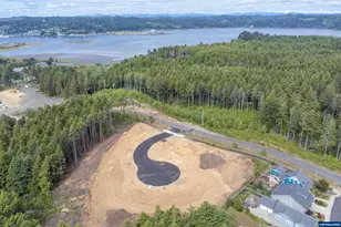 723 SE 42nd Pl, Newport, OR 97366 - Photo 9