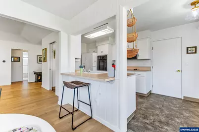 3318 Oakcrest Dr NW, Salem, OR 97304 - Photo 9