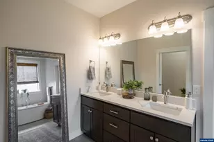 593 NE Evergreen Ave, Dallas, OR 97338 - Photo 37