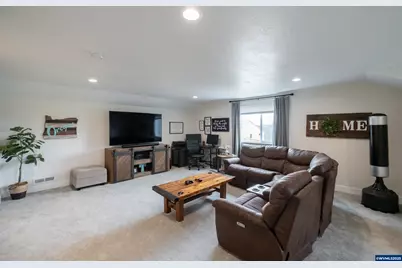 593 NE Evergreen Av, Dallas, OR 97338 - Photo 45