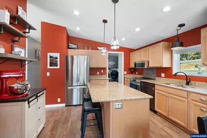 30402 Townsend Rd, Lebanon, OR 97355 - Photo 9