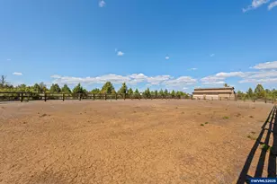 17450 Star Thistle Ln, Bend, OR 97703 - Photo 15