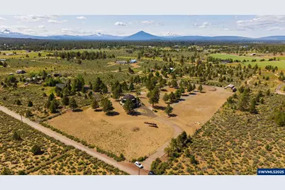 17450 Star Thistle Ln, Bend, OR 97703 - Photo 11