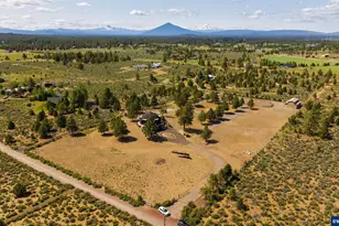 17450 Star Thistle Ln, Bend, OR 97703 - Photo 11
