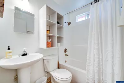 488 B St, Independence, OR 97351 - Photo 17