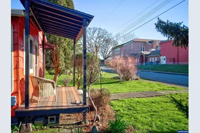 488 B St, Independence, OR 97351 - Photo 25