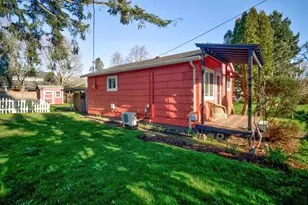 488 B St, Independence, OR 97351 - Photo 35