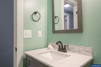 330 Patricia Dr, Gladstone, OR 97027 - Photo 39