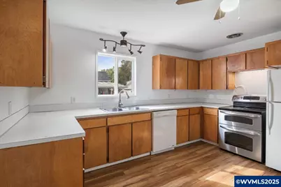 306 Pine Street St NE, Albany, OR 97321 - Photo 17