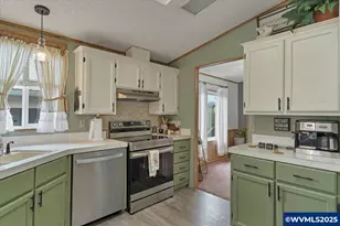 300 SE Lacreole Dr, Dallas, OR 97338 - Photo 11