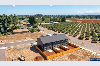 1554-1570-1588 Barn St, Woodburn, OR 97071 - Photo 7