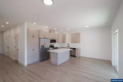 1554-1570-1588 Barn St, Woodburn, OR 97071 - Photo 9