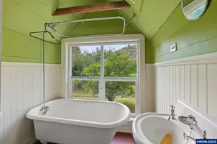 83015 Peninsula Rd, Fall Creek, OR 97438 - Photo 13