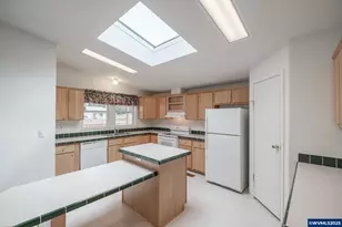 430 Oakdale Ct, Jefferson, OR 97352 - Photo 9